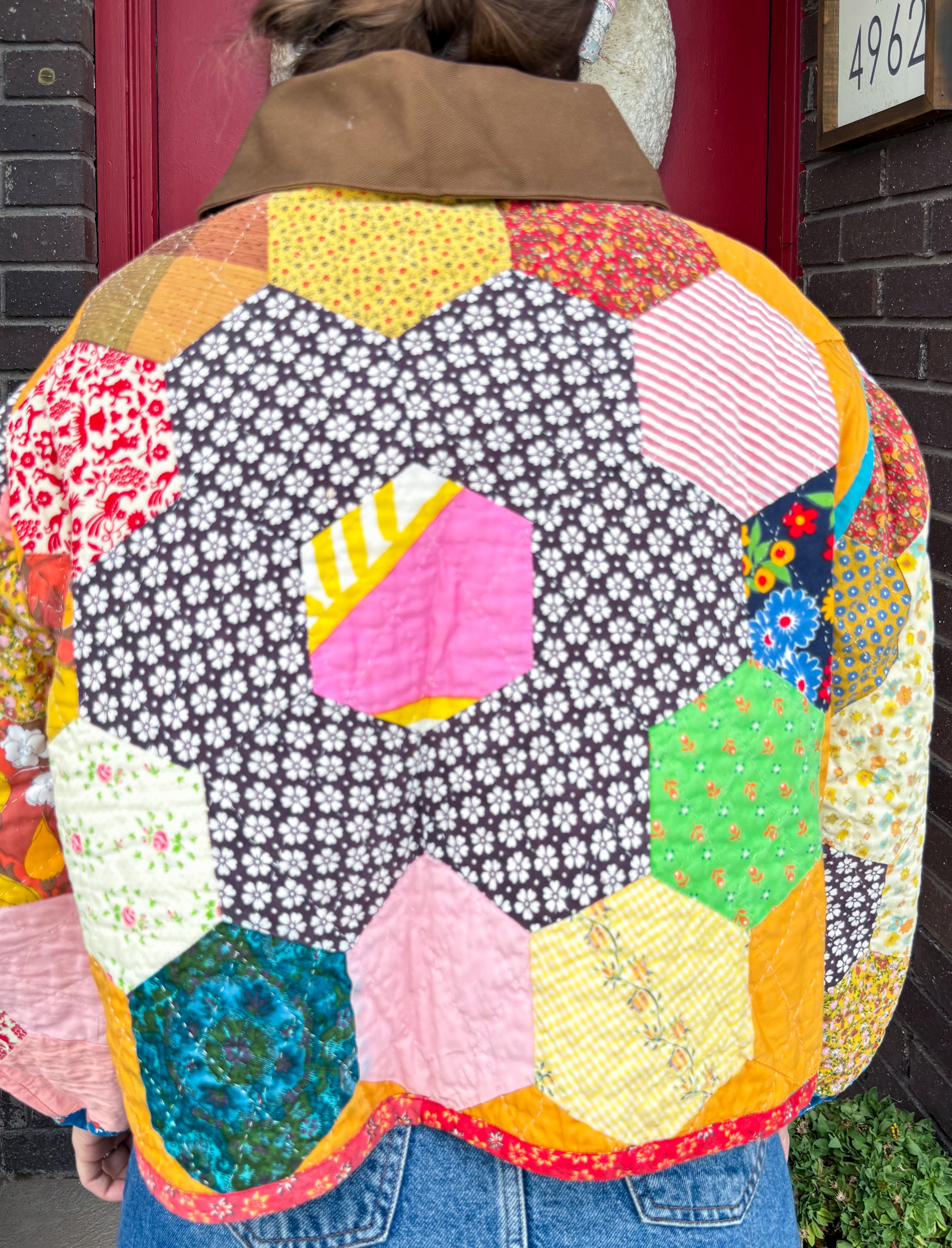 Quilted Pullover with brooch